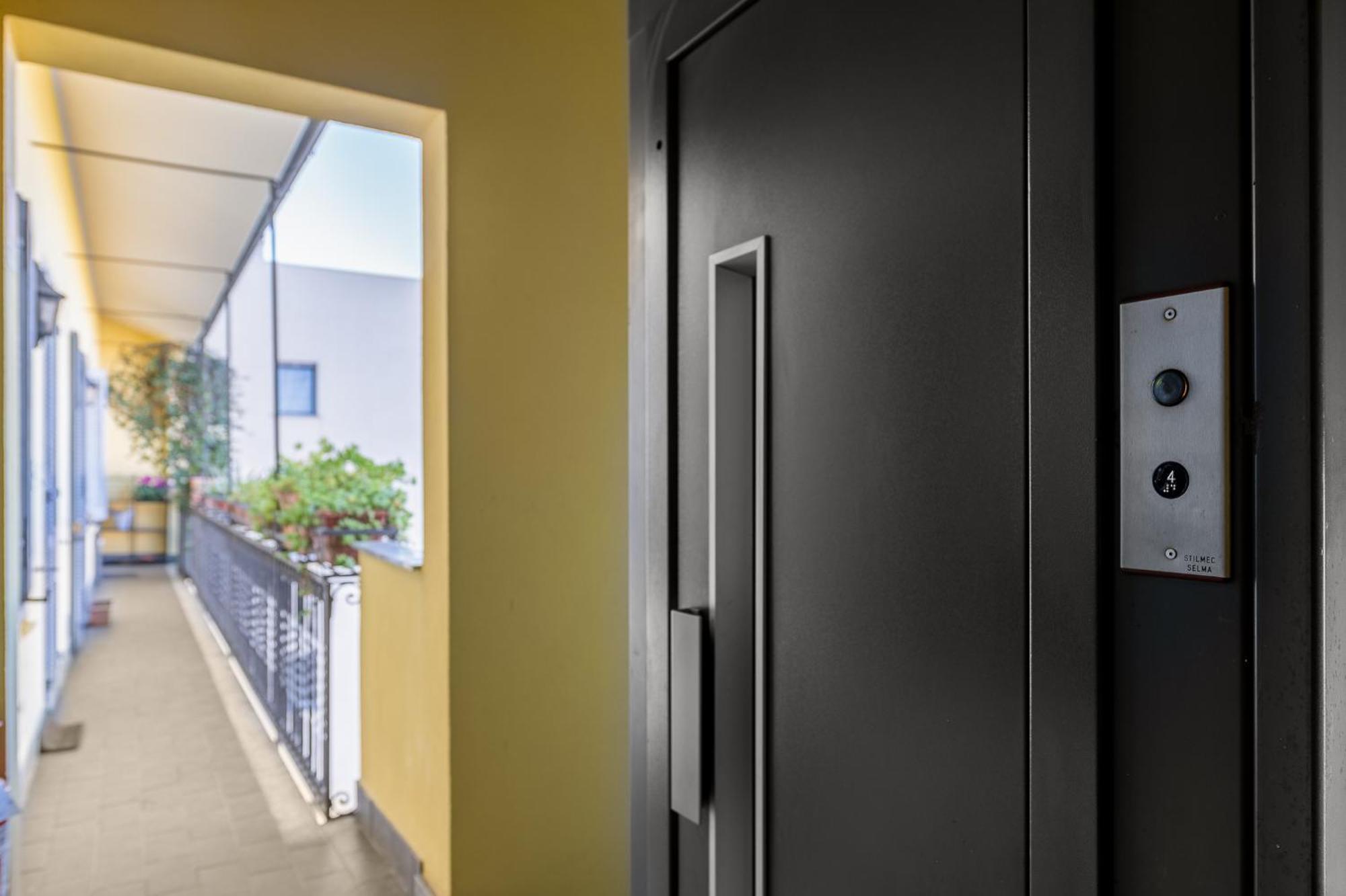 Apartament Bright Loft - Free Private Parking Mediolan Zewnętrze zdjęcie